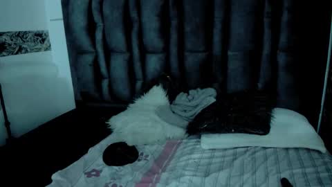 Snapshot of scarlethoot_ chatting on October 20, 11:57 am S C A R L E T online show from October 20, 11:57 am