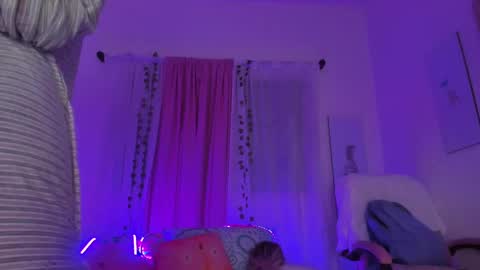 Snapshot of scarletliz chatting on March 8, 12:07 pm Scarletliz online show from March 8, 12:07 pm