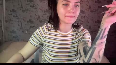 Snapshot of scarletpetal chatting on September 23, 10:46 am scarletpetal online show from September 23, 10:46 am