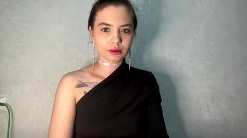 Snapshot of scarletpetal chatting on February 24, 11:30 am scarletpetal online show from February 24, 11:30 am