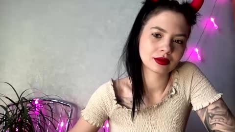 Snapshot of scarletpetal chatting on January 20, 6:21 am scarletpetal online show from January 20, 6:21 am
