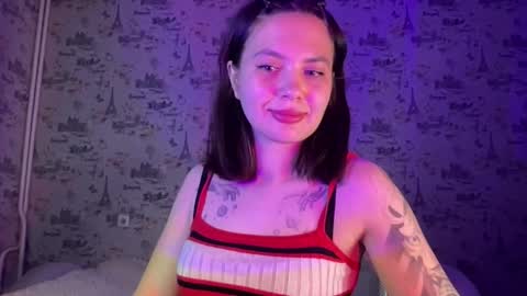 Snapshot of scarletpetal chatting on October 15, 10:51 am scarletpetal online show from October 15, 10:51 am