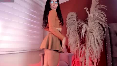 Scarlett  online show from December 3, 1:35 pm