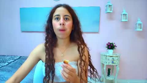 Scarlett online show from July 17, 1:04 pm