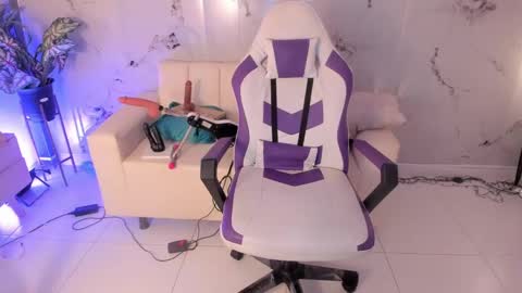 scarlett_enjoy1 online show from September 17, 5:55 pm