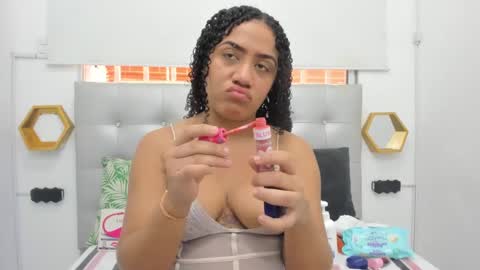 scarlett_fox20 online show from March 11, 12:17 pm