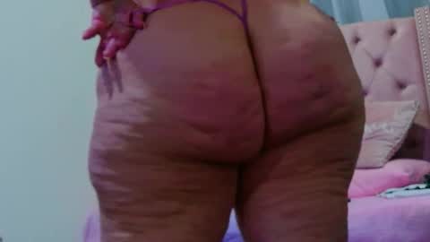 Snapshot of scarlettbooty chatting on September 19, 3:05 am scarlettbooty online show from September 19, 3:05 am