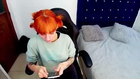 Snapshot of scarlettmilf_cg chatting on September 15, 1:19 pm Scarlett online show from September 15, 1:19 pm