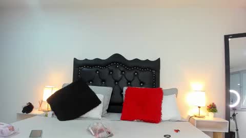 Snapshot of scarlettmilf_cg chatting on February 10, 1:01 pm Scarlett online show from February 10, 1:01 pm