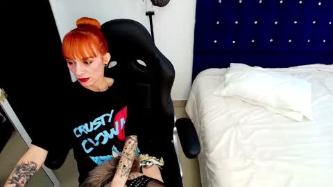 Snapshot of scarlettmilf_cg chatting on September 18, 1:42 pm Scarlett online show from September 18, 1:42 pm