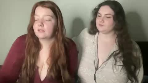 Snapshot of scarletttsinner chatting on October 13, 1:41 am scarletttsinner online show from October 13, 1:41 am