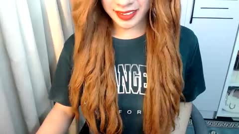 Queen Scarlet online show from March 16, 5:55 am