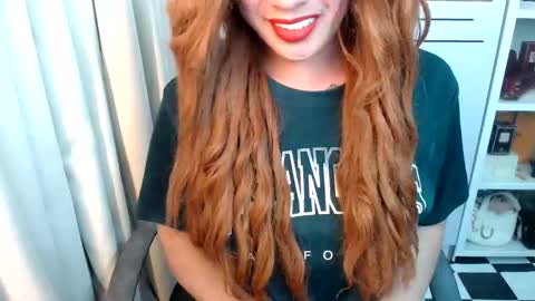 Queen Scarlet online show from March 14, 1:23 pm