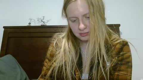 Snapshot of scartit chatting on February 5, 3:45 am ScarTit Bernhard online show from February 5, 3:45 am
