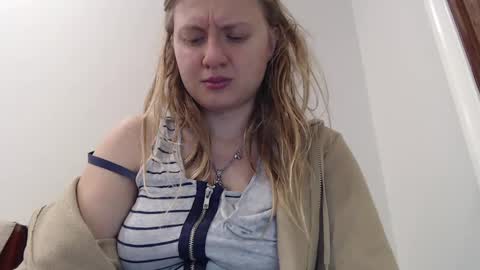 Snapshot of scartit chatting on October 9, 4:22 pm ScarTit Bernhard online show from October 9, 4:22 pm