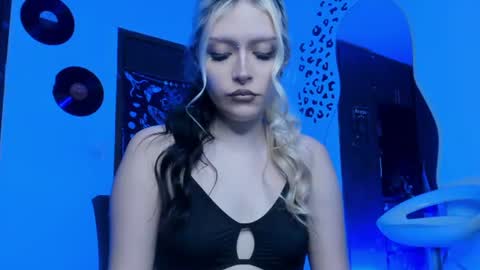 Goddess online show from June 17, 11:17 pm