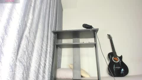 Snapshot of secret_daniell1 chatting on September 12, 10:24 am Daniela  online show from September 12, 10:24 am