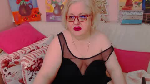 Alice online show from May 5, 7:06 pm