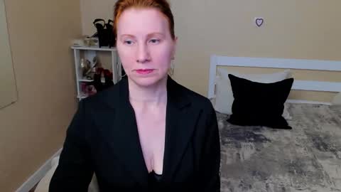 seductive_foxy_ online show from October 2, 4:06 am