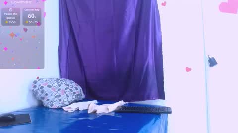 Estefany online show from November 19, 1:00 pm