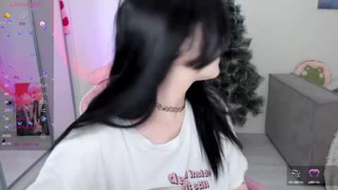 Snapshot of selena___cute chatting on December 24, 5:05 am Selena online show from December 24, 5:05 am