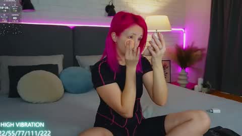 Snapshot of selena_lily chatting on February 12, 7:13 am Selena Lily online show from February 12, 7:13 am