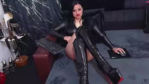 Selene online show from February 27, 5:51 am