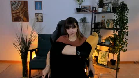 Selena ntmy online show from January 3, 1:36 pm