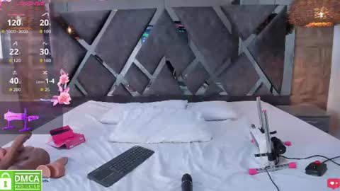 selene__lopez_ online show from July 27, 8:06 pm