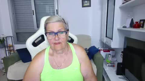 Selenna online show from May 15, 10:01 pm