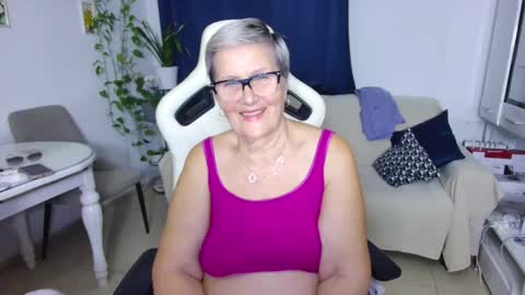 Selenna online show from February 13, 7:37 pm