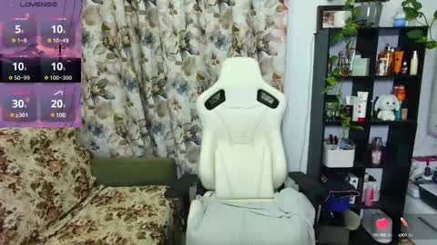 Selenna online show from December 9, 7:18 pm