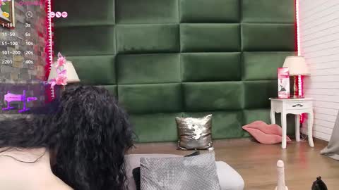 Snapshot of selensummer chatting on September 21, 5:28 am Selen online show from September 21, 5:28 am