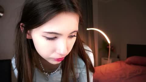 Elizabeth online show from November 27, 2:20 pm