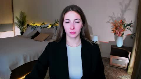 sensitiveheartt online show from September 15, 8:05 pm