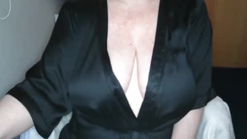 Snapshot of sensual_cris chatting on January 31, 9:48 am CRIS online show from January 31, 9:48 am