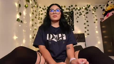 Camille and sophie online show from March 31, 1:05 am