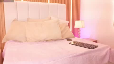 Sensual Kim77 online show from July 2, 12:44 pm