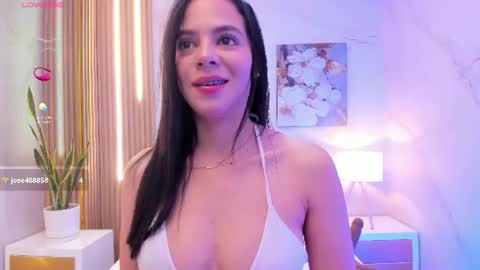 Sophie     online show from July 31, 11:11 am