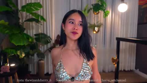 Maria- OF sensual bee online show from January 13, 1:22 am