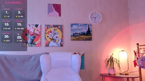 sensuallucy233 online show from October 29, 8:40 am