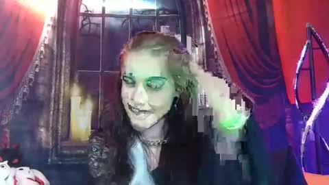 Snapshot of seraphinmunster chatting on December 4, 6:28 pm Seraphin Munster online show from December 4, 6:28 pm