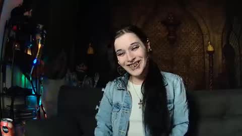 Snapshot of seraphinmunster chatting on October 21, 5:17 pm Seraphin Munster online show from October 21, 5:17 pm
