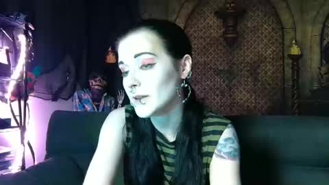 Snapshot of seraphinmunster chatting on October 3, 11:10 pm Seraphin Munster online show from October 3, 11:10 pm