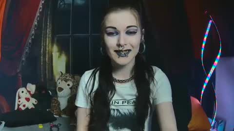 Snapshot of seraphinmunster chatting on March 1, 12:07 am Seraphin Munster online show from March 1, 12:07 am