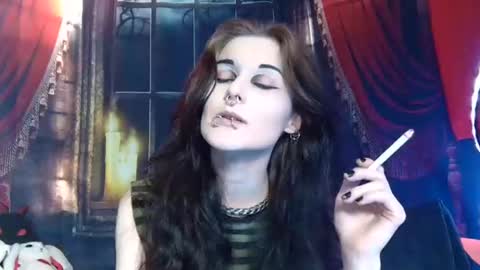 Snapshot of seraphinmunster chatting on December 18, 6:03 pm Seraphin Munster online show from December 18, 6:03 pm