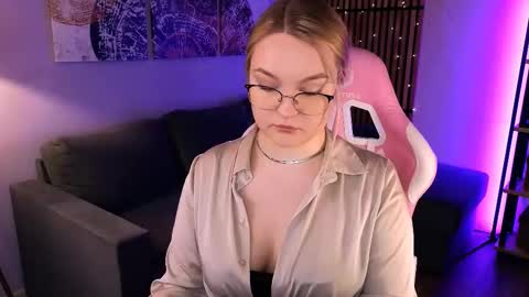 Serena online show from February 25, 10:03 am