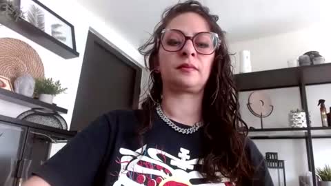 Serena Xyz online show from July 3, 5:30 pm