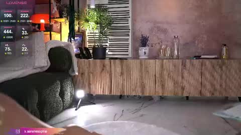 Serene Sophiex online show from June 21, 9:19 pm