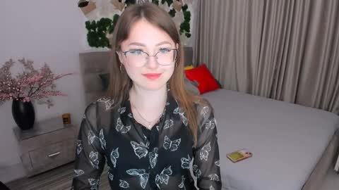 Ophelia online show from February 4, 4:08 pm